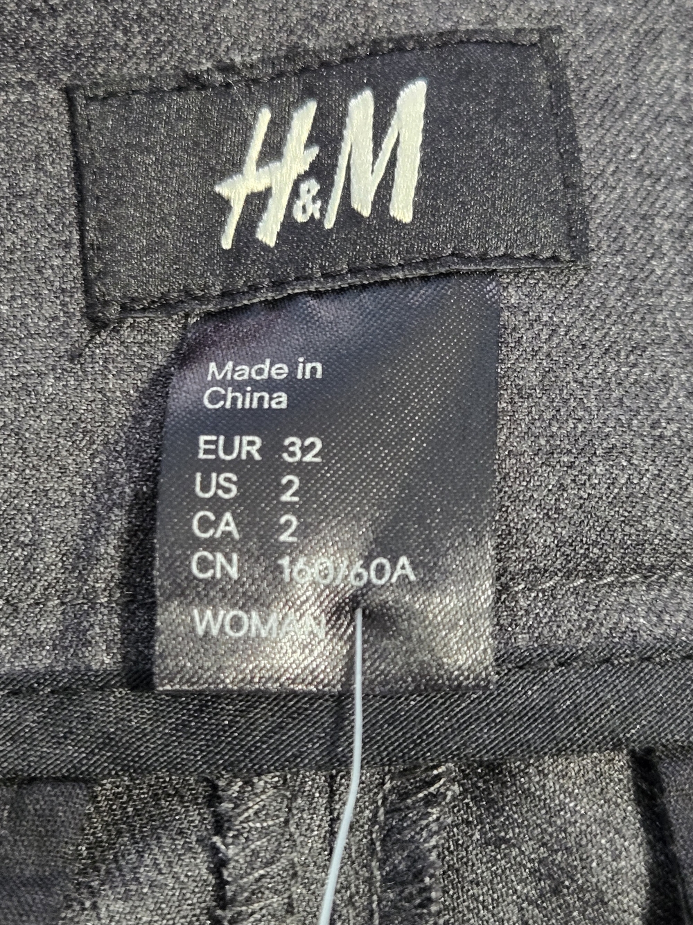NWT H&M Gray Cuffed Dress Shorts Size 2 Career Office Tailored - Picture 3 of 6